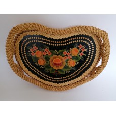 Braided straw tray with decorations