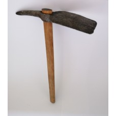 A tool for digging trenches for english soldiers during world war I